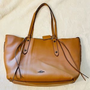 Coach large market tote with whiplash